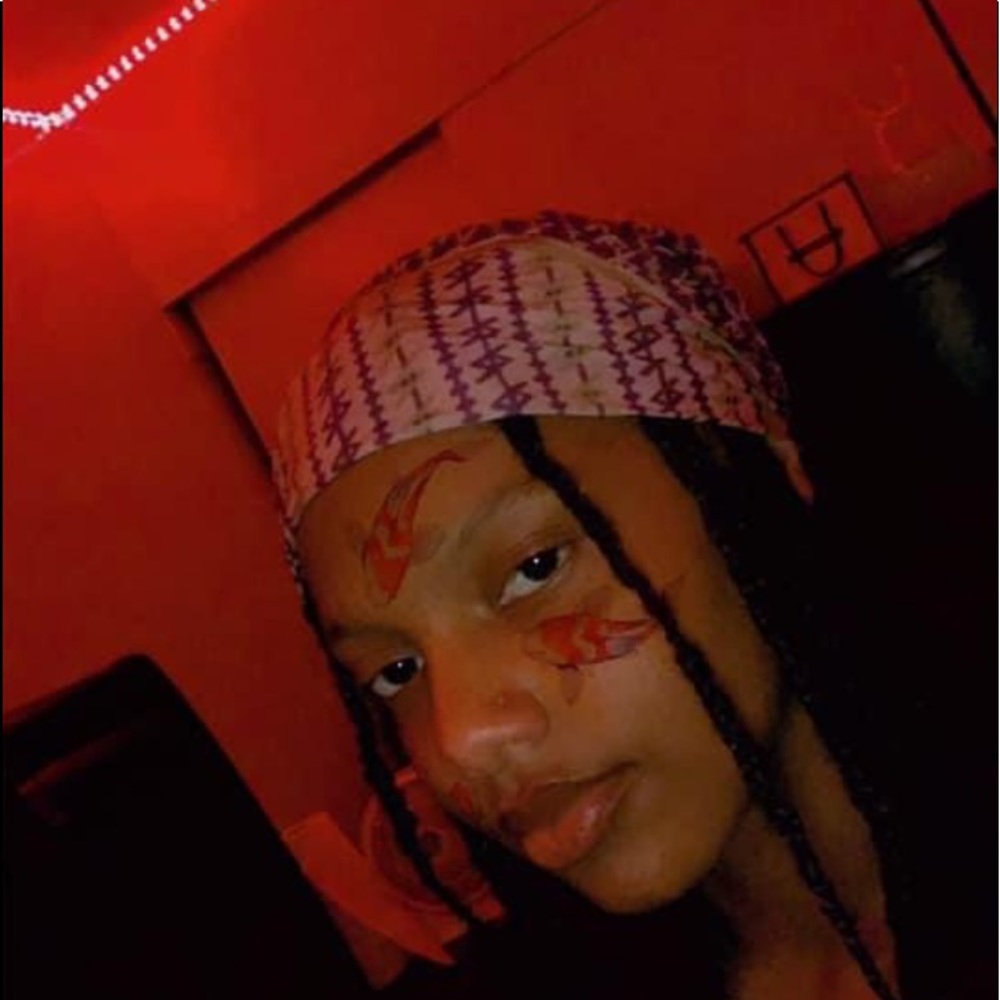 Meet your Posher, Emeliss